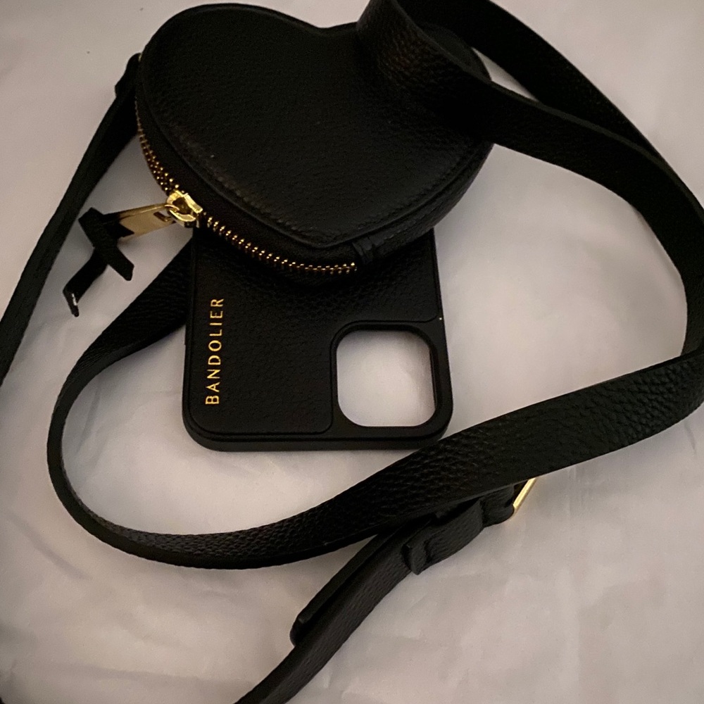 Crossbody bandolier heart pouch iPhone 11 Pro Max